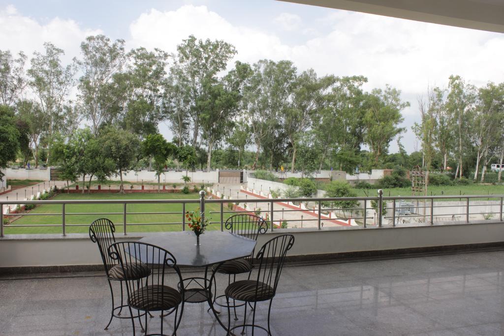 Geetanjali Hotel & Motel Bharatpur Zewnętrze zdjęcie