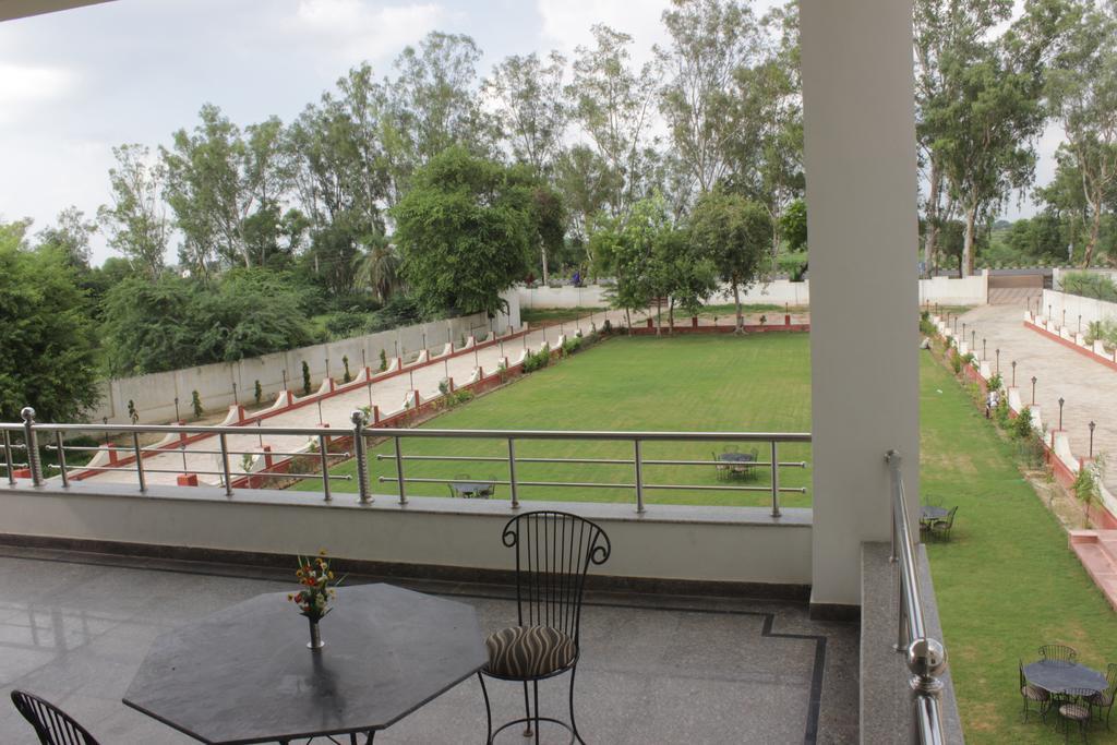 Geetanjali Hotel & Motel Bharatpur Zewnętrze zdjęcie