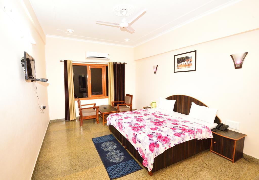 Geetanjali Hotel & Motel Bharatpur Zewnętrze zdjęcie