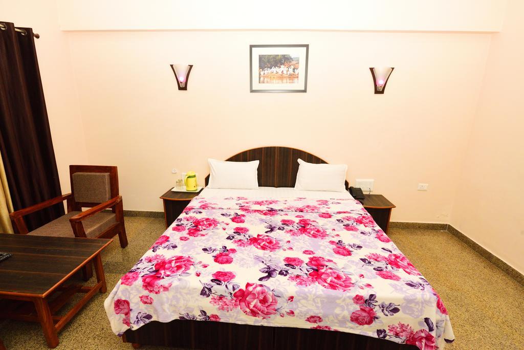 Geetanjali Hotel & Motel Bharatpur Zewnętrze zdjęcie